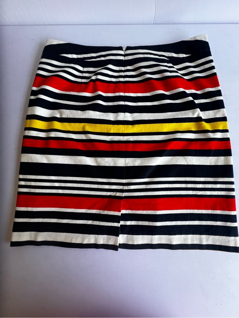 BANANA REPUBLIC BLACK/WHITE/RED/YELLOW STRIPED PENCIL SKIRT. SIZE 10. 
LINED - Picture 4 of 9